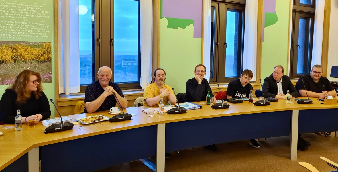 Het G-kracht panel aan de vergadertafel bij Ministerie Rechtsbescherming